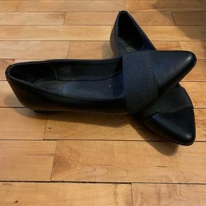 Vera Wang Pointed Toe Flats